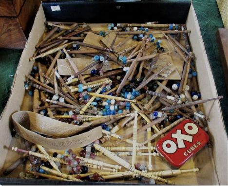A quantity of 19th century bone and wooden bobbins.