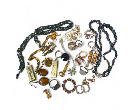A collection of costume jewellery including 2 silver ingots approximate weight 43 grams, a 9ct ring, approximate wight 2.3 gr