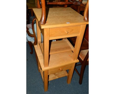 A PAIR OF LIGHT OAK BEDSIDE CHESTS with single drawers
