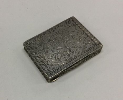 A fine quality Continental silver chased snuff box. Approx. 66 grams. Est. £80 - £120.