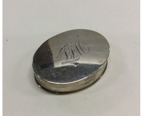 A George III silver snuff box. London 1793. By Thomas Harper. Approx. 25 grams. Est. £80 - £120.