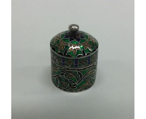 A silver and enamel box. Approx. 21 grams. Est. £20 - £30.