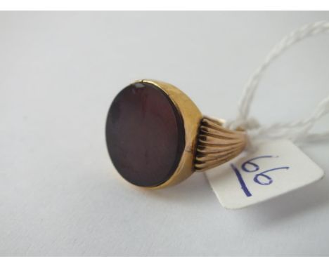 9ct signet ring - 3.9gms - size M