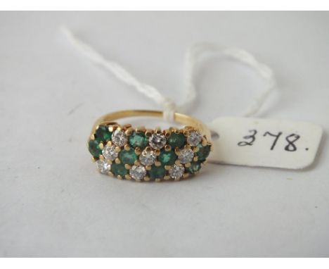 19 stone diamond &amp; emerald ring in 18ct gold - size L