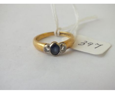 Three stone diamond &amp; sapphire ring set in 18ct - size M 