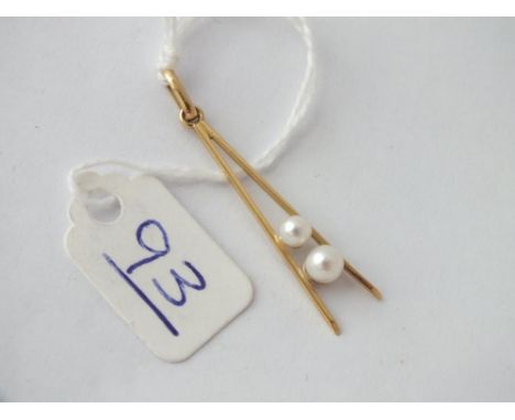 Two pearl set pendant in 9ct 