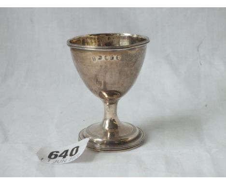 George III egg cup with reeded rims - 1792 by WA - 34gms