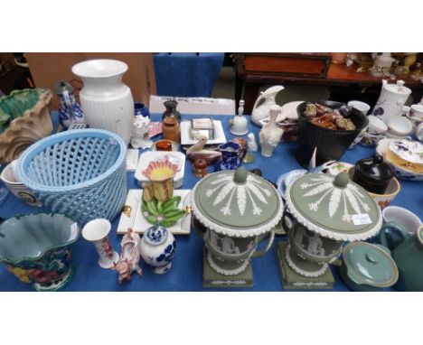 Large qty of general ceramics incl. 'Old Country Roses' pattern, tea wares, part dinner service & decorative ornaments, minia
