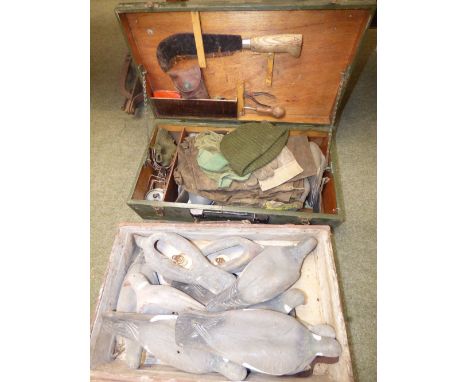 Qty of pigeon decoys with tools & accessories in a wooden case PLEASE always check condition PRIOR to bidding, or email us a 