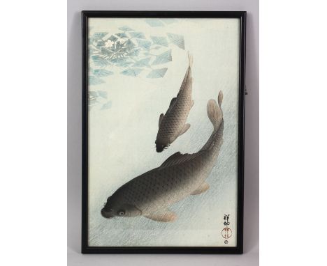 A GOOD EARLY - MID 20TH CENTURY JAPANESE WOODBLOCK PRINT OF SWIMMING CARP BY KOSON, framed 37cm x 25cm.