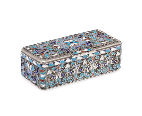 A Russian cloisonné enamelled silver snuff box.Vasily Yegorovich Rukavishnikov, Moscow, 1899-1908.The sides and hinged lid po