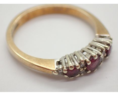 9ct gold diamond and ruby ring size N 2.5g
