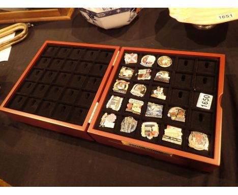 Danbury Mint British Victory enamel medals in collectors box ( 18 / 50 present )