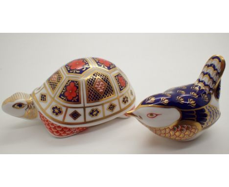 Two Royal Crown Derby paperweights in the Imari pattern a Turtle and a Wren 