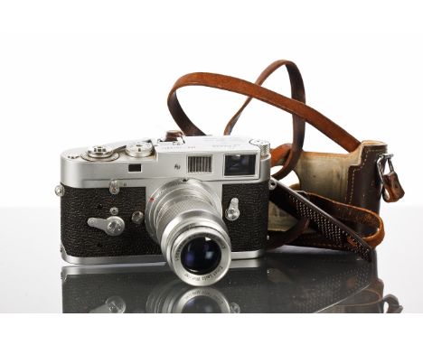 ERNST LEITZ LEICA M2 CAMERA
no.1013011, with f9 1:4 lens, 14cm long