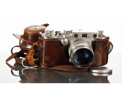 ERNEST LEITZ LEICA CAMERA
no.491009, with f5 1:1.5 lens, tan leather cover