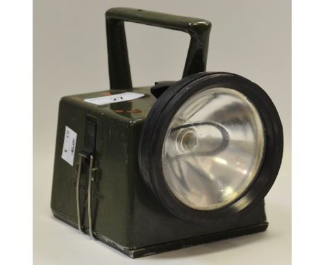 A military signalling lamp