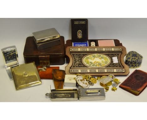 A History Craft cribbage board;  a Wedgwood alarm clock;   compact;  plated box;  pin badges, various