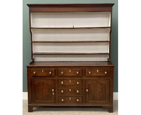 CIRCA 1900 OAK WELSH DRESSER, nice example with three shelf rack, three drawers with two cupboard doors, brass knobs and on b