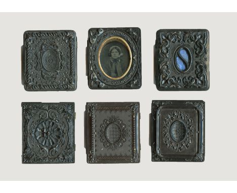 Union Cases,  3-274, Scarce, G,chip by catch, Holmes, Booth, & Hayden, Scroll with rope border, circa 1860, 64mm x 75mm, Ambr