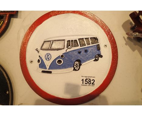Cast iron VW camper sign, D: 24.5 cm. P&amp;P Group 2 (£18+VAT for the first lot and £3+VAT for subsequent lots) 
