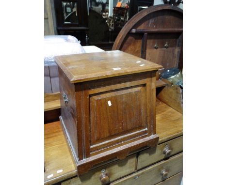 An Edwardian Mahogany Commode Stool