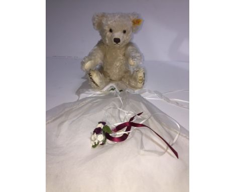 Steiff 662812 Bride Mohair bear Margarete - 29cm. Unboxed 