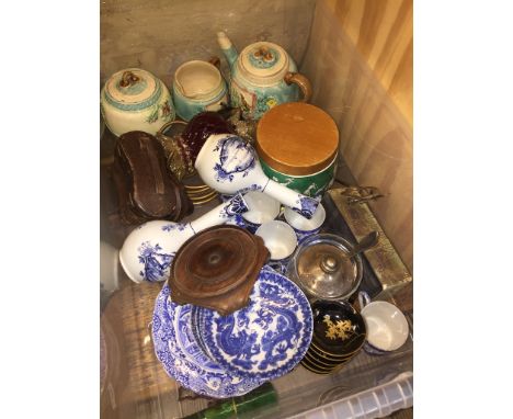 A box of collectables to include a pair of Delft vases, various oriental blue and white plates:cups:small dipping bowls, a pa