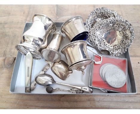 A mixed lot of hallmarked silver comprising a three piece cruet, a tankard, two pin dishes, a mother of pearl silver bladed p