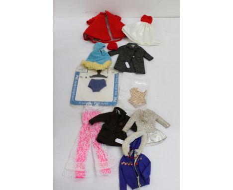 Group of original dolls clothing to include 1963 Mattel Barbie Beach Bandana, Mattel Barbie Ski Queen Jacket, carded Pedigree