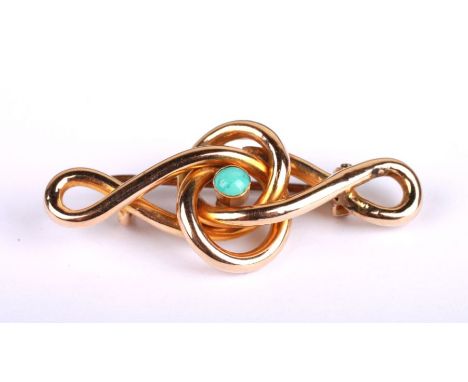 An Edwardian 15ct gold and turquoise set Celtic knot bar brooch, 3.8g.