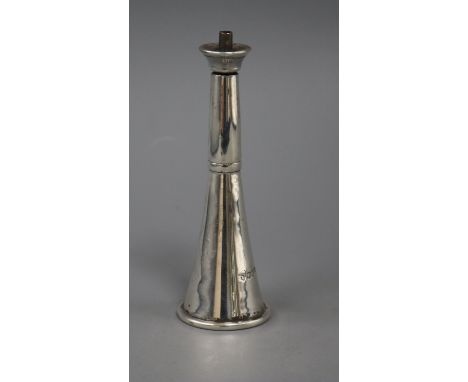 An Edwardian novelty silver club lighter in the form of a hunting horn, London, 1904, 11.8cm.
