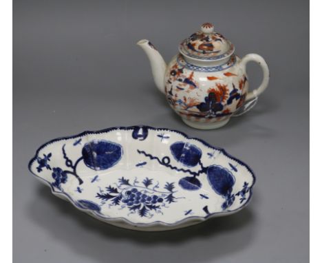 A Lowestoft doll's house pattern porcelain tea pot and cover and a Worcester blue and white dish, circa 1770, length 27cm