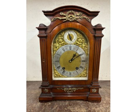An early 20th Century mahogany cased and gilt metal S. Smith &amp; Son Ltd. mantle clock 