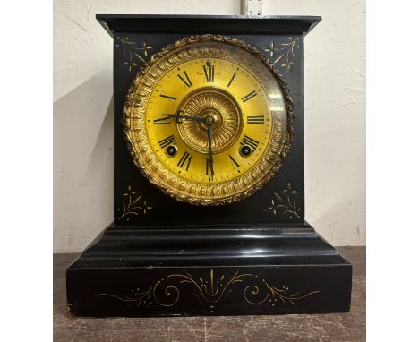 A Belge Noir mantel clock 