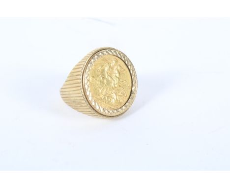 A Victorian 1893 full Sovereign mounted in 9ct gold signet ring. Ring size U/V, combined weight 15.6g