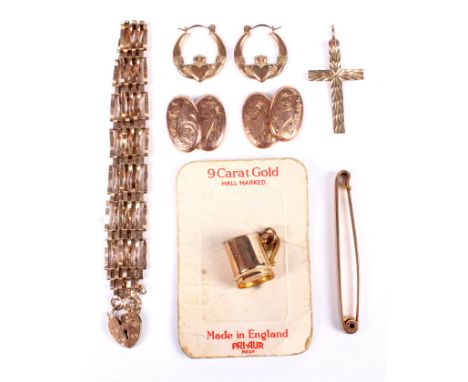 A small collection of mostly gold jewellery. Comprising a four-bar gate bracelet on a padlock clasp, hallmarked London 1989; 
