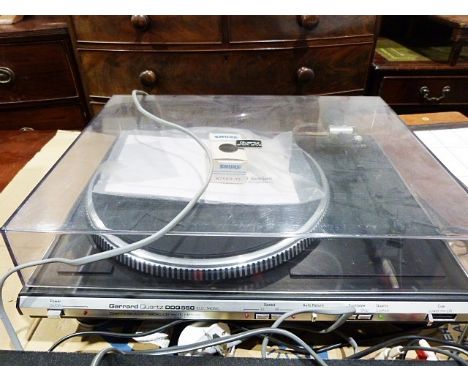 Garrard Quartz DDQ550 electronic turntable and an Ariston integrated amplifier (2)