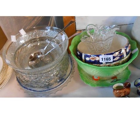 A small selection of assorted ceramic and glass items including Beswick leaf form salad bowl, Wadeheath bowl with Imari style