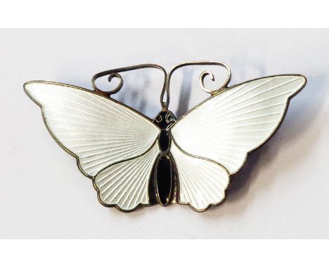 David Andersen: a 5.5cm vintage white and black enamelled butterfly pattern brooch - marked 'David-Andersen, Norway, Sterling