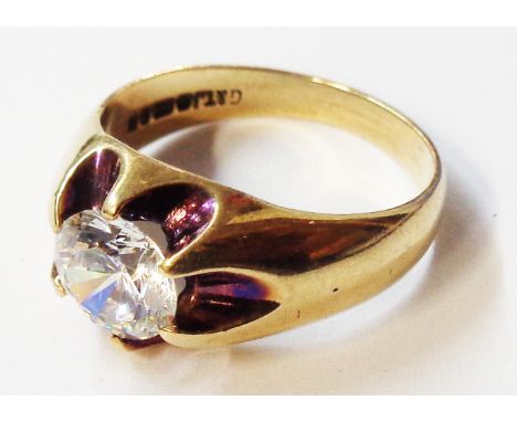 A 375 (9ct.) gold vintage CZ solitaire ring - size R