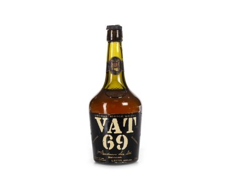 VAT 69 CIRCA 1940s Blended Scotch Whisky No capacity stated, 70° proof.