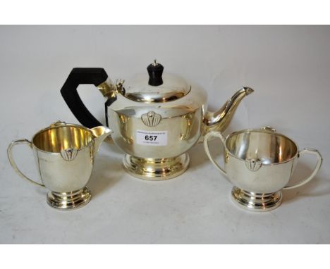 Birmingham silver three piece tea service of Art Deco design, 29.5oz t 