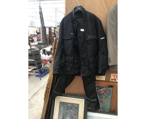 A RICHA MOTORCYCLE SUIT WITH JACKET AND TROUSERS SIZE M 