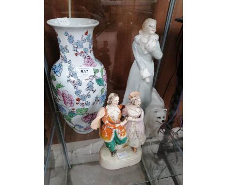 THREE ITEMS - ROYAL DOULTON REFLECTIONS 'A WINTERS WALK' HN 3952, ORIENTAL VASE AND STAFFORDSHIRE FIGURE 