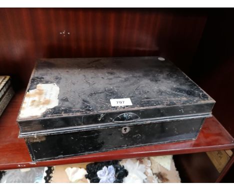 A VINTAGE METAL CASH TIN / BOX 