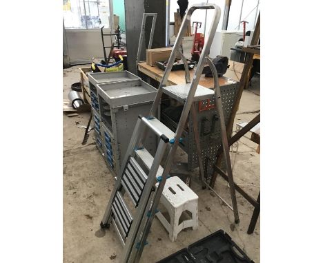 TWO PAIRS OF ALUMINIUM STEP LADDERS TO INCLUDE A TWO STEP AND FOUR STEP AND A PLASTIC FOLDING STEP 