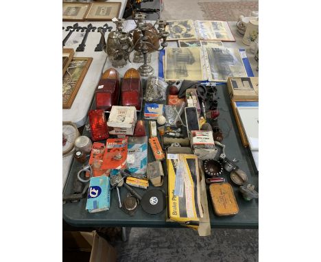 A MIXED LOT OF ASSORTED VINTAGE CAR PARTS ETC 