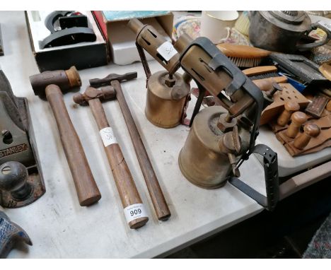 A MIXED TOOL LOT - TWO VINTAGE BLOW TORCHES, HAND TOOLS ETC 