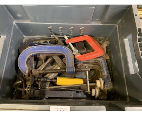 A BOX OF ASSORTED VINTAGE CLAMPS ETC 